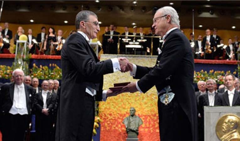 Aziz Sancar Nobel Kimya Ödülü'nü aldı